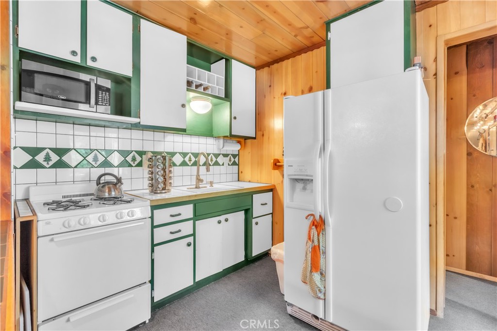 7515 Abner Lane Property Photo 3