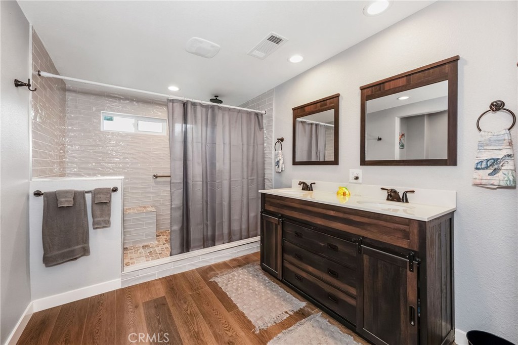 28 E Mill Street Property Photo 1