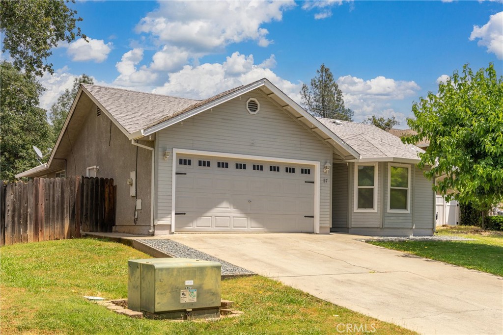 127 Hercules Dr Property Photo 1