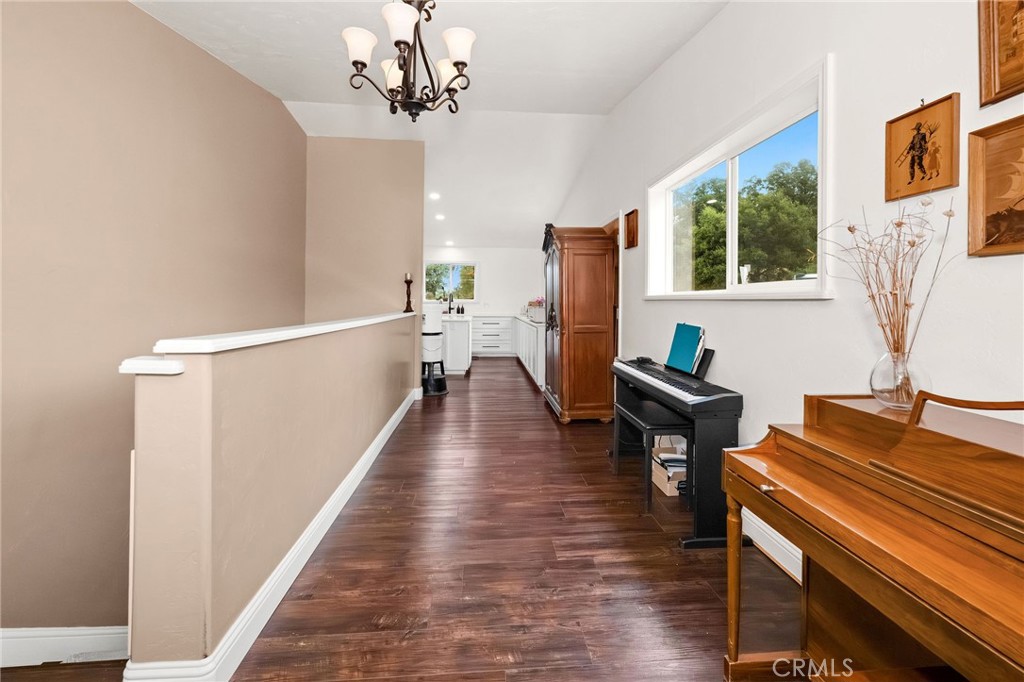 2728 Pentz Road Property Photo 12
