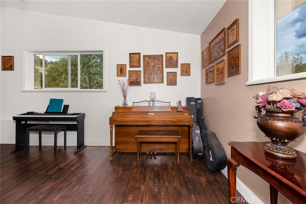 2728 Pentz Road Property Photo 14