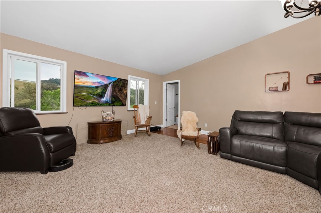 2728 Pentz Road Property Photo 17