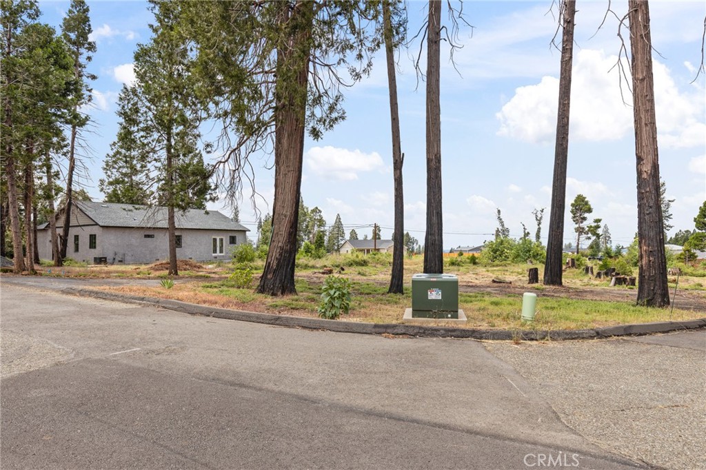 13765 Finch Ct Property Photo 11