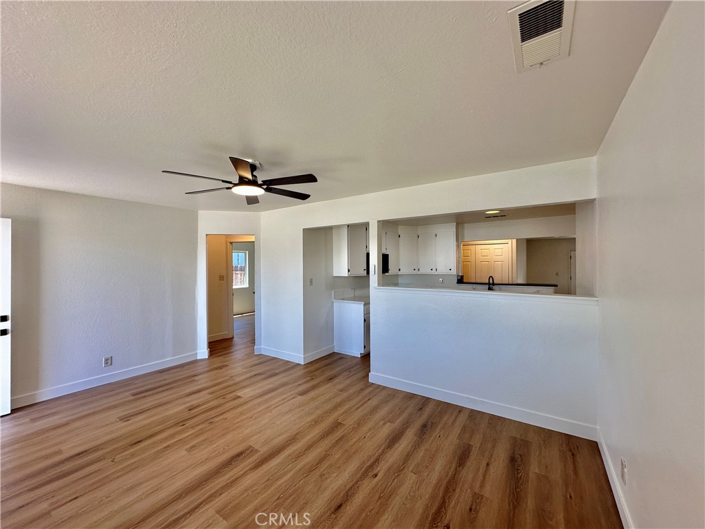 309 N Merrill Avenue Property Photo 6