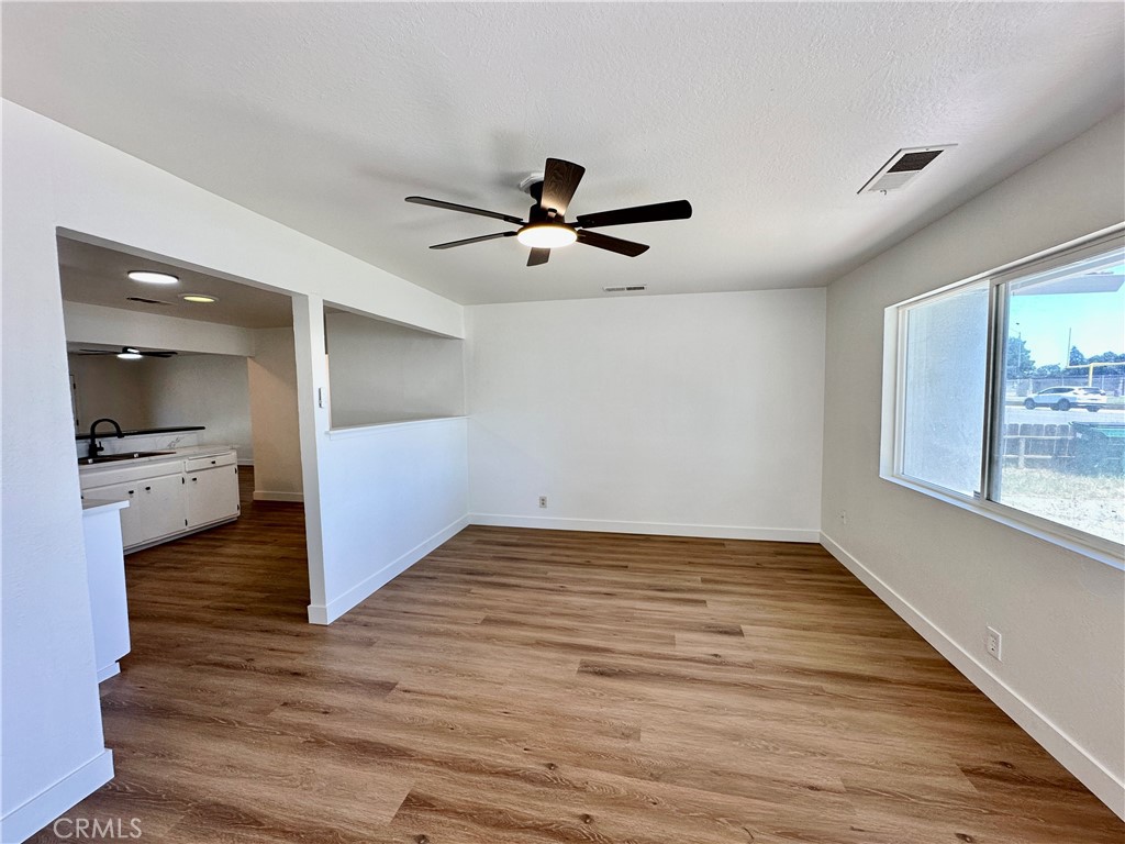 309 N Merrill Avenue Property Photo 8