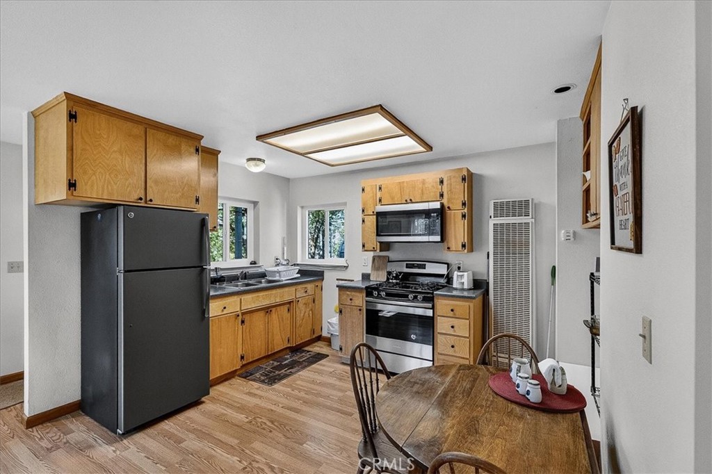 16 Mendocino Property Photo 40