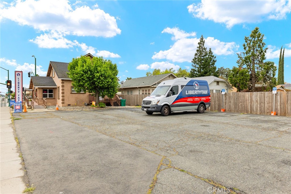 1639 State Highway 99 Property Photo 4