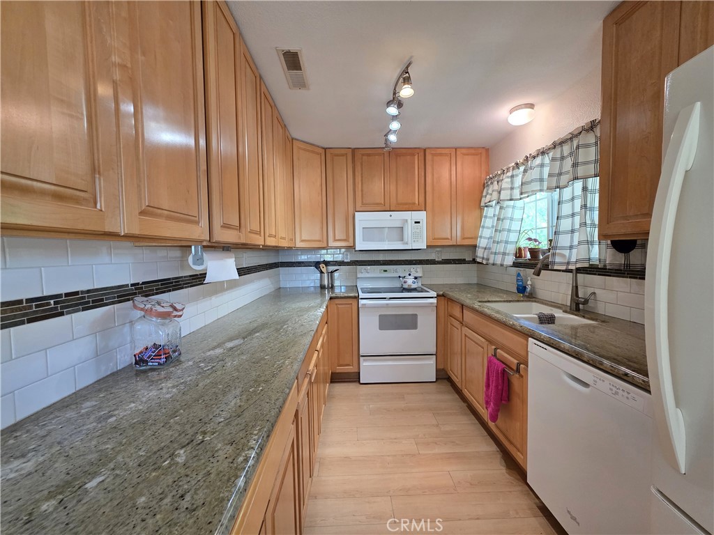 6265 Huggins Dr Property Photo 3