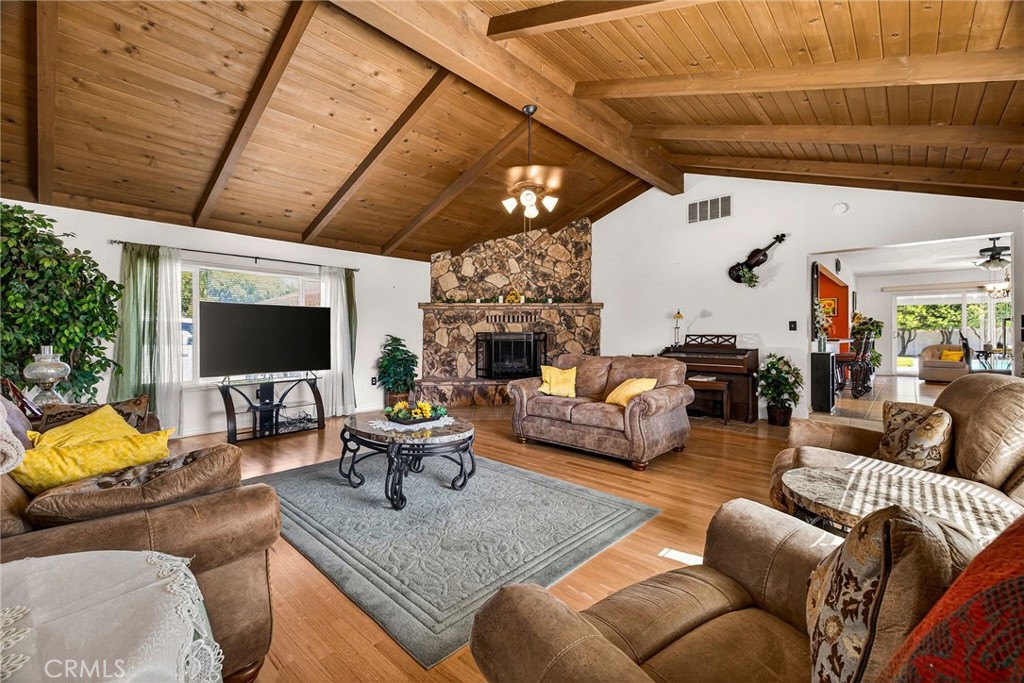 905 First Avenue Property Photo 7