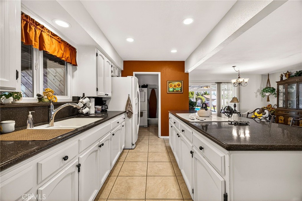 905 First Avenue Property Photo 13