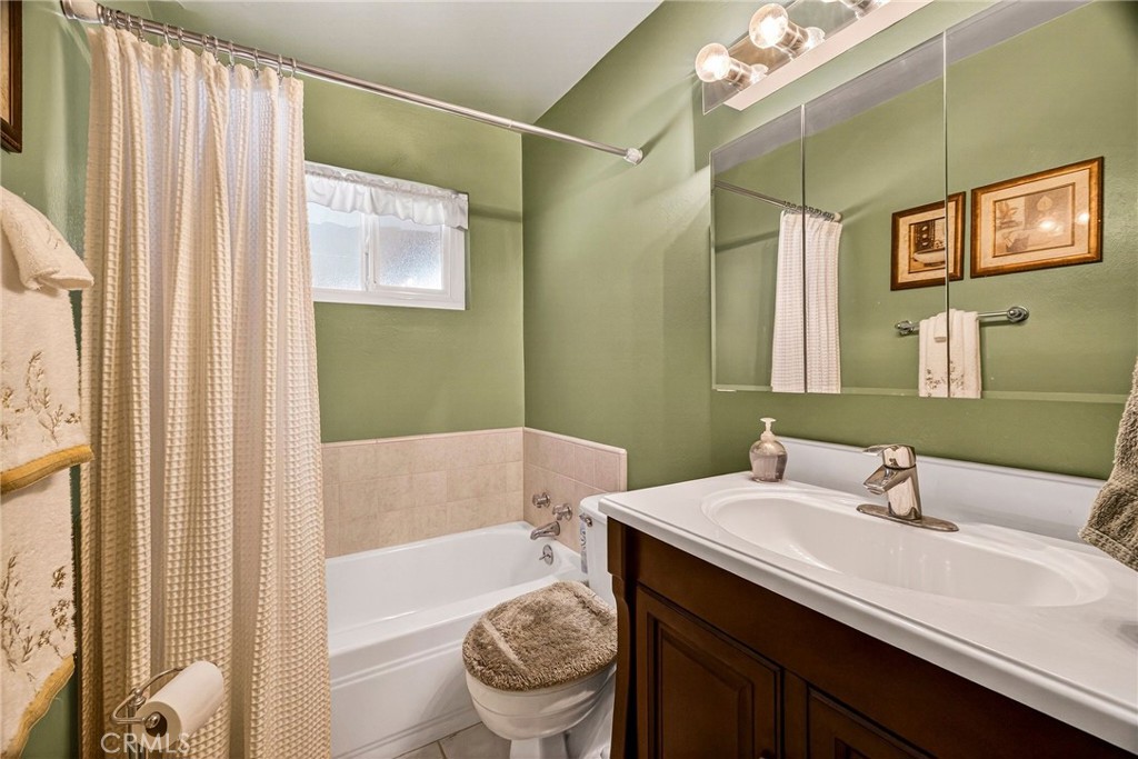 905 First Avenue Property Photo 22