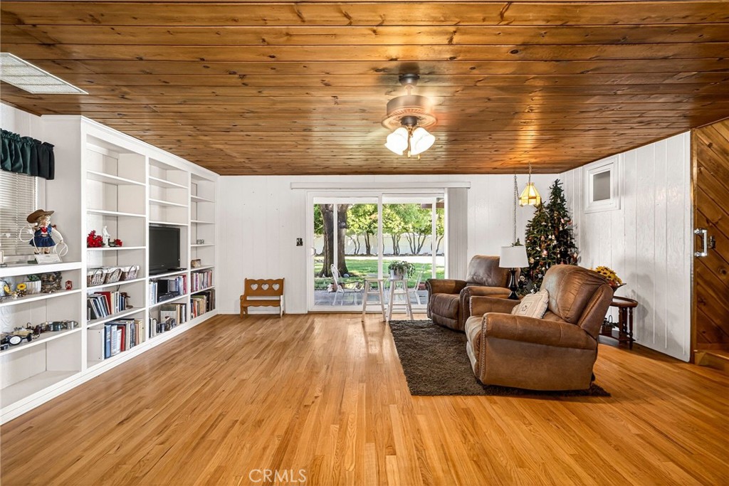 905 First Avenue Property Photo 37