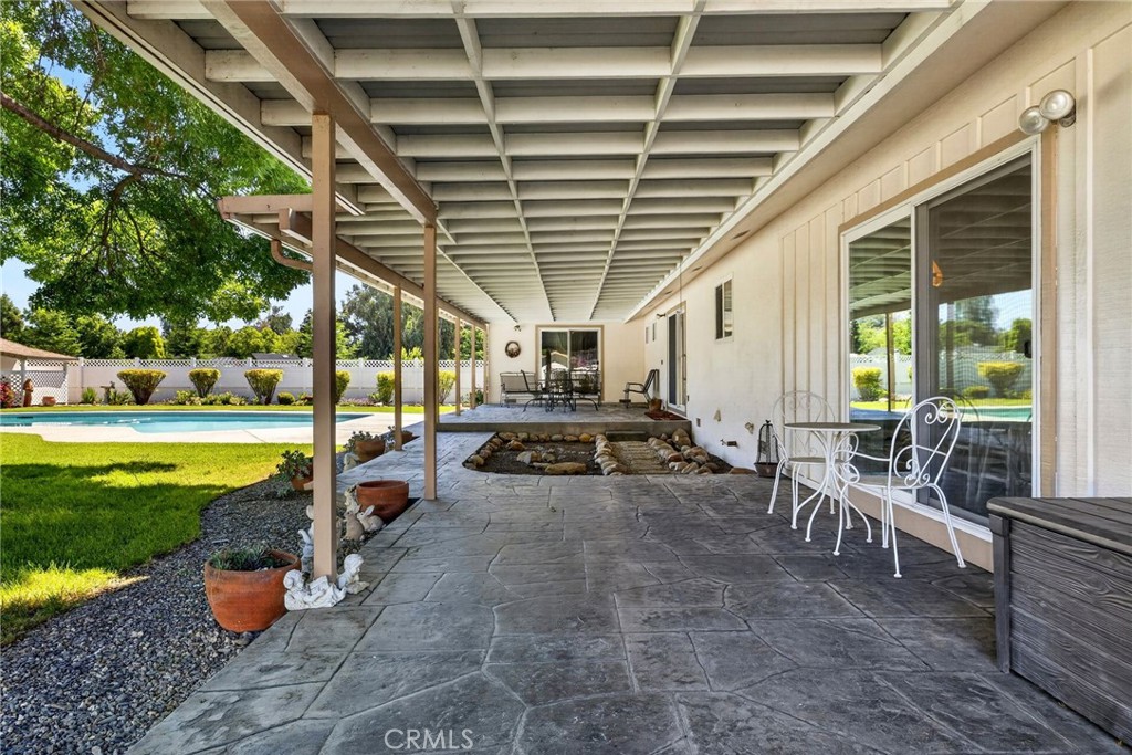 905 First Avenue Property Photo 44