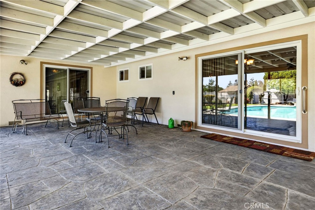 905 First Avenue Property Photo 45