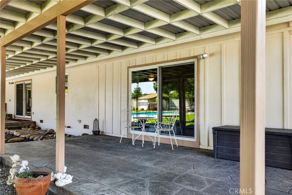 905 First Avenue Property Photo 46