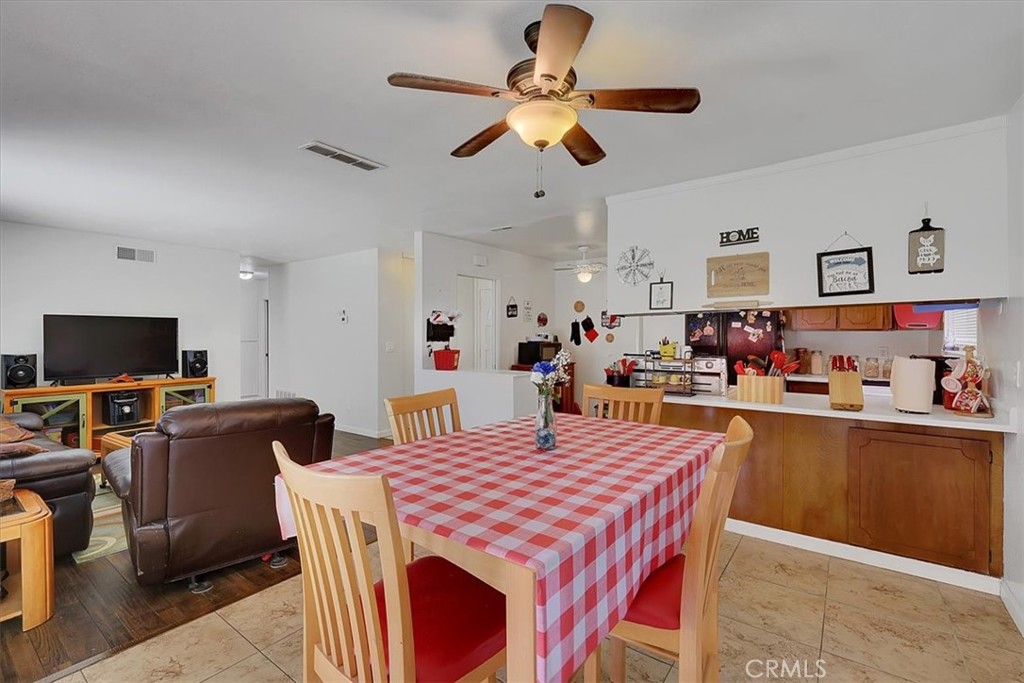 7048 Kilkenny Dr Property Photo 9
