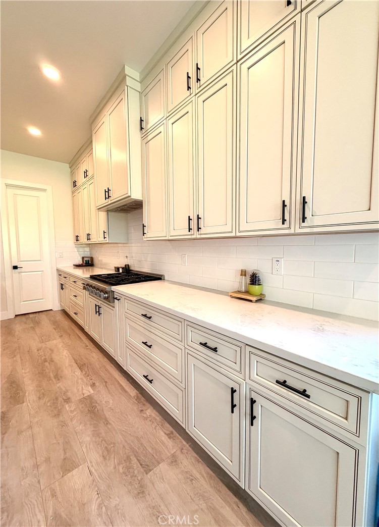 6639 Creekside Property Photo 7