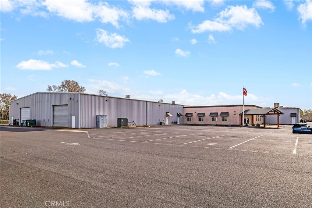 100 Loren Avenue 1 Property Photo 4