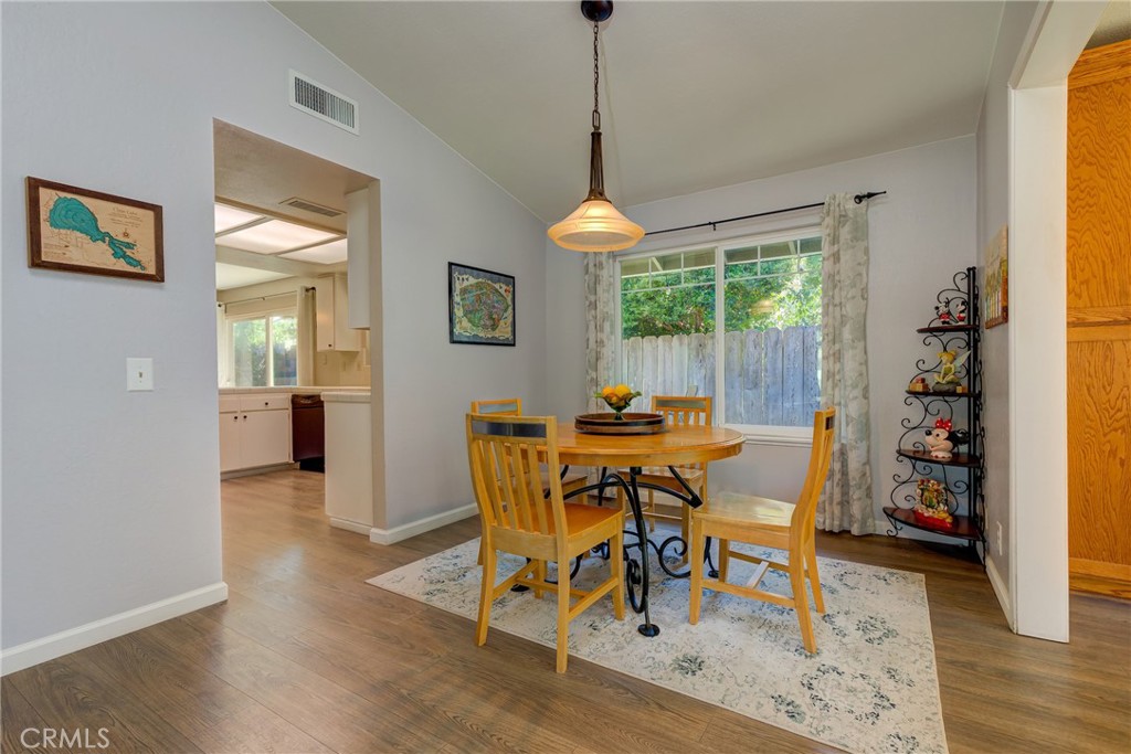 6 Creekwood Court Property Photo 8
