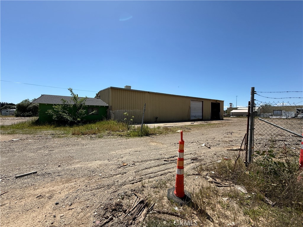 3070 Toomes Property Photo 6