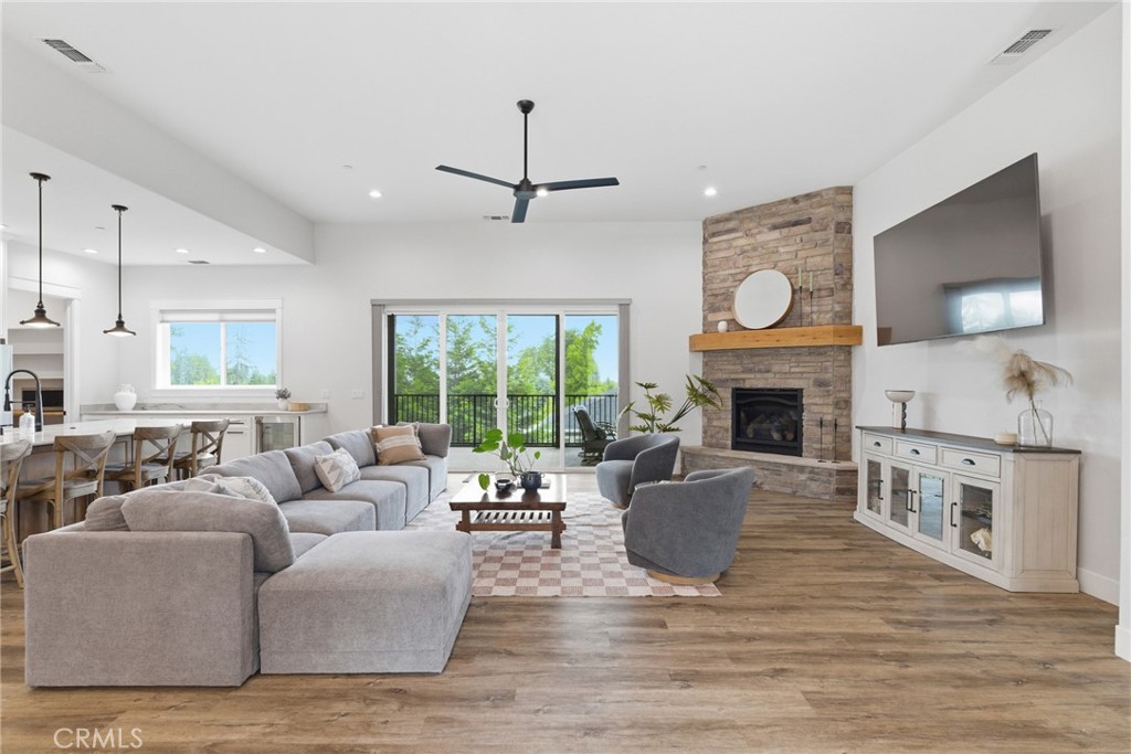 1525 Forest Circle Property Photo