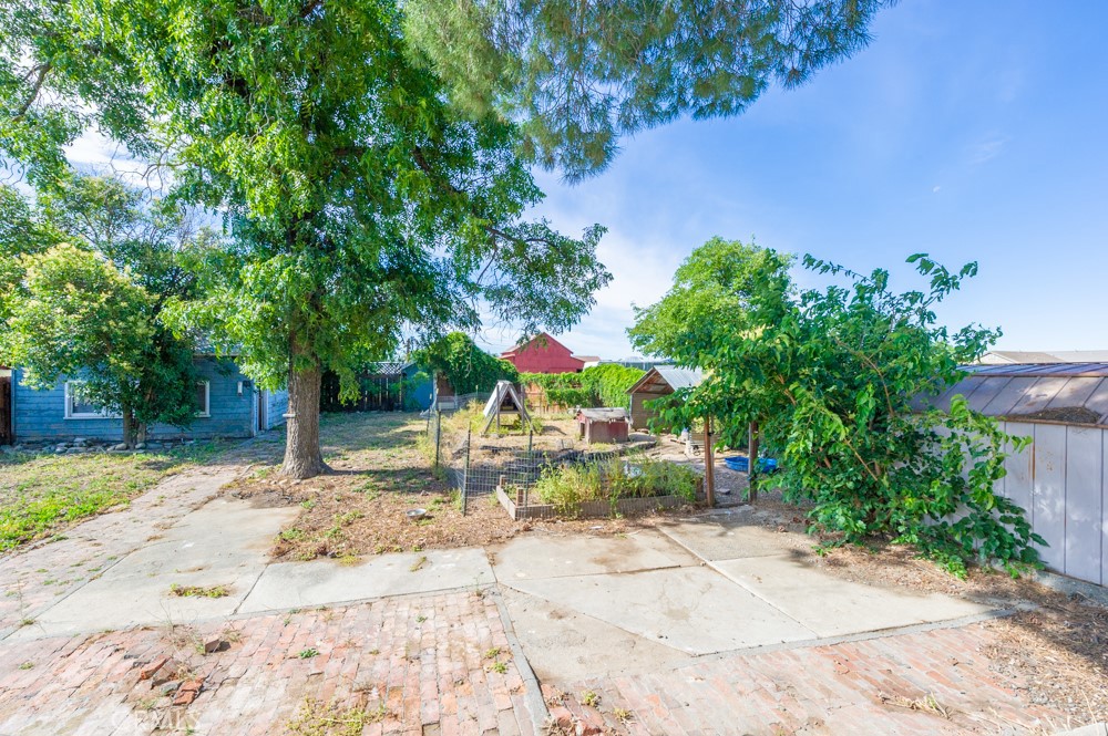 1068 E Walker Property Photo 20
