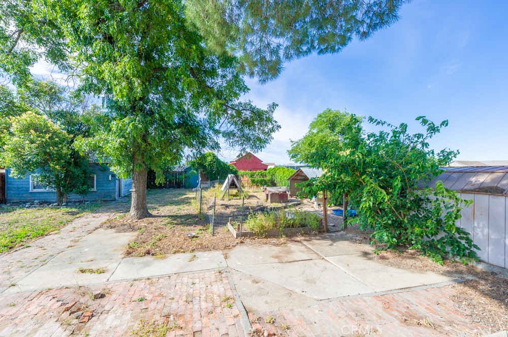 1068 E Walker Property Photo 20