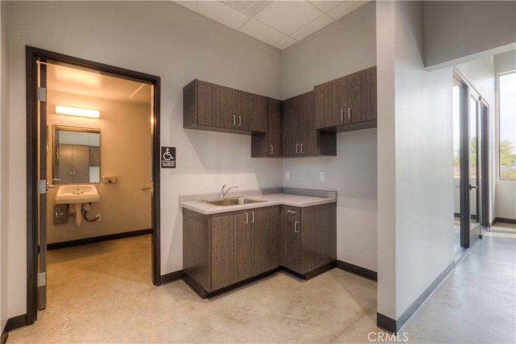2455 Beacon Street Property Photo 10