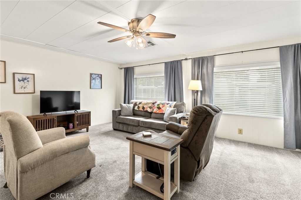982 E Lassen Avenue 20 Property Photo 6