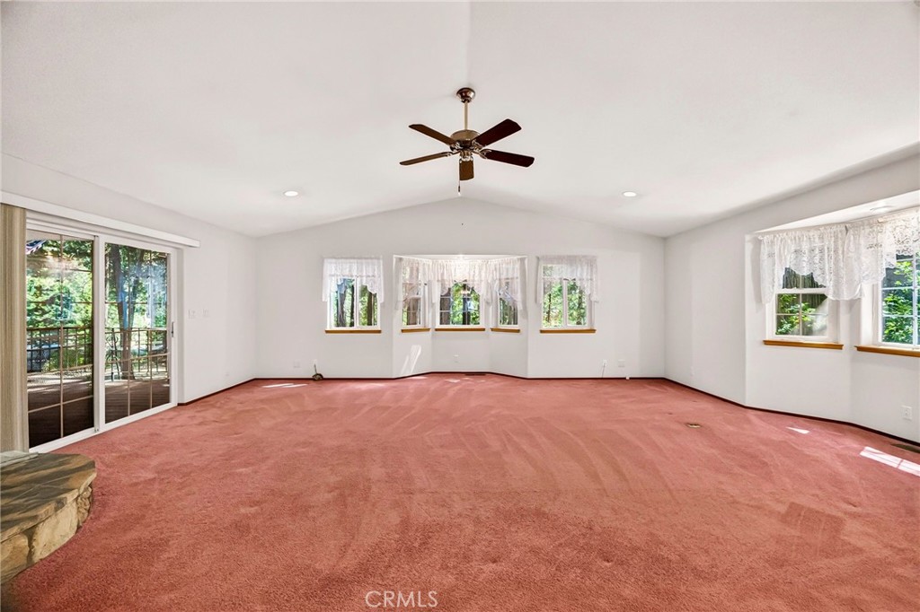 6463 Hollywood Property Photo 7