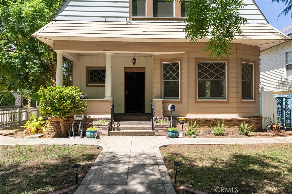 1126 Montgomery Property Photo 4