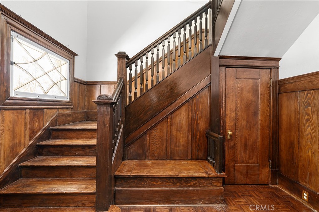 1126 Montgomery Property Photo 6