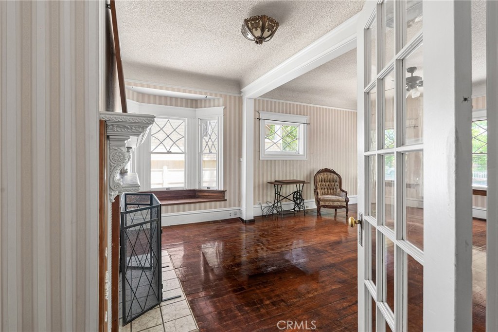 1126 Montgomery Property Photo 7