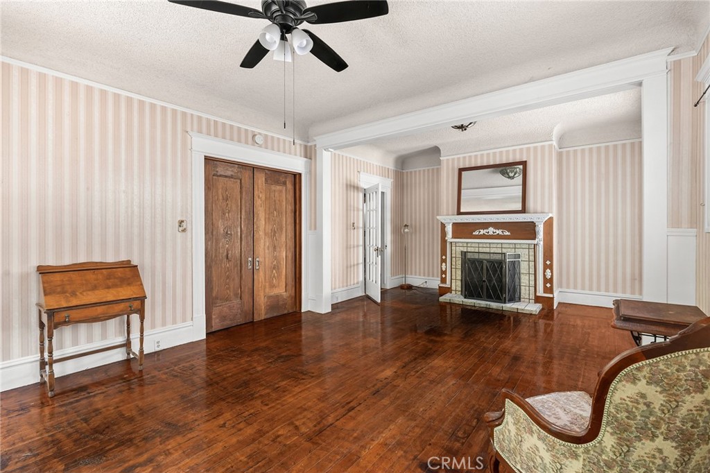 1126 Montgomery Property Photo 8