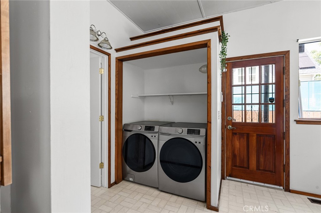 1126 Montgomery Property Photo 20