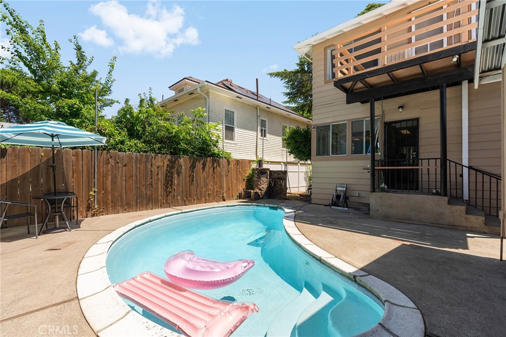 1126 Montgomery Property Photo 21