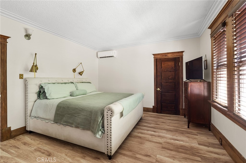 1126 Montgomery Property Photo 24