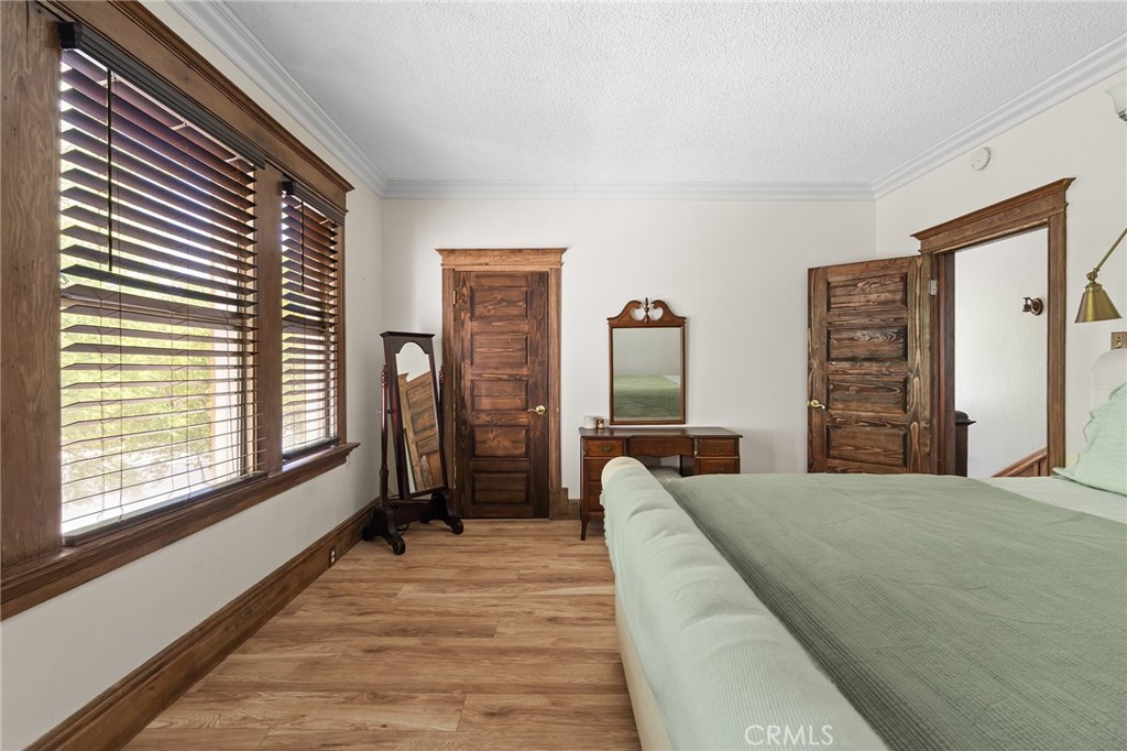 1126 Montgomery Property Photo 25