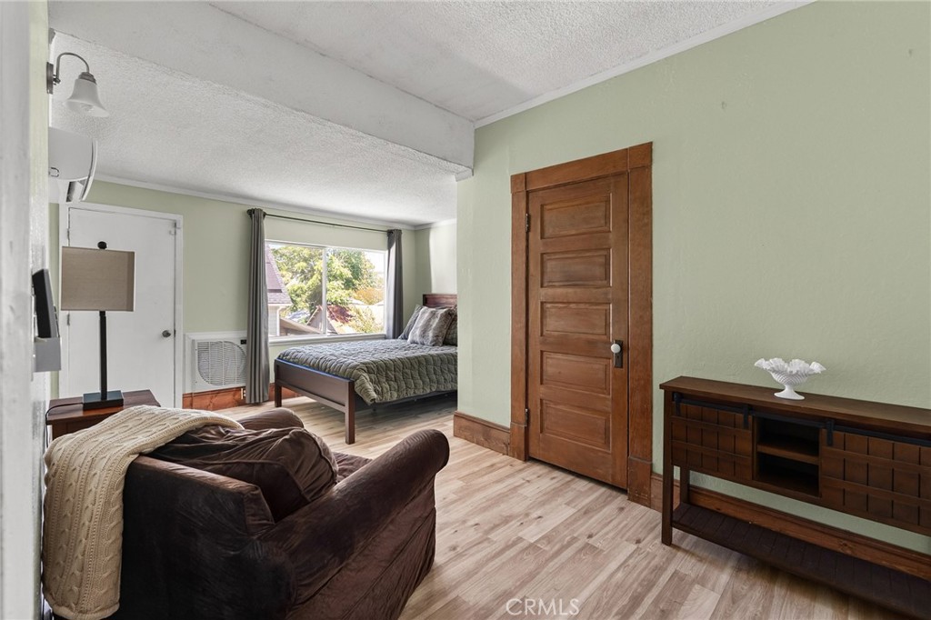 1126 Montgomery Property Photo 31