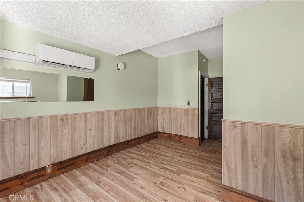 1126 Montgomery Property Photo 32