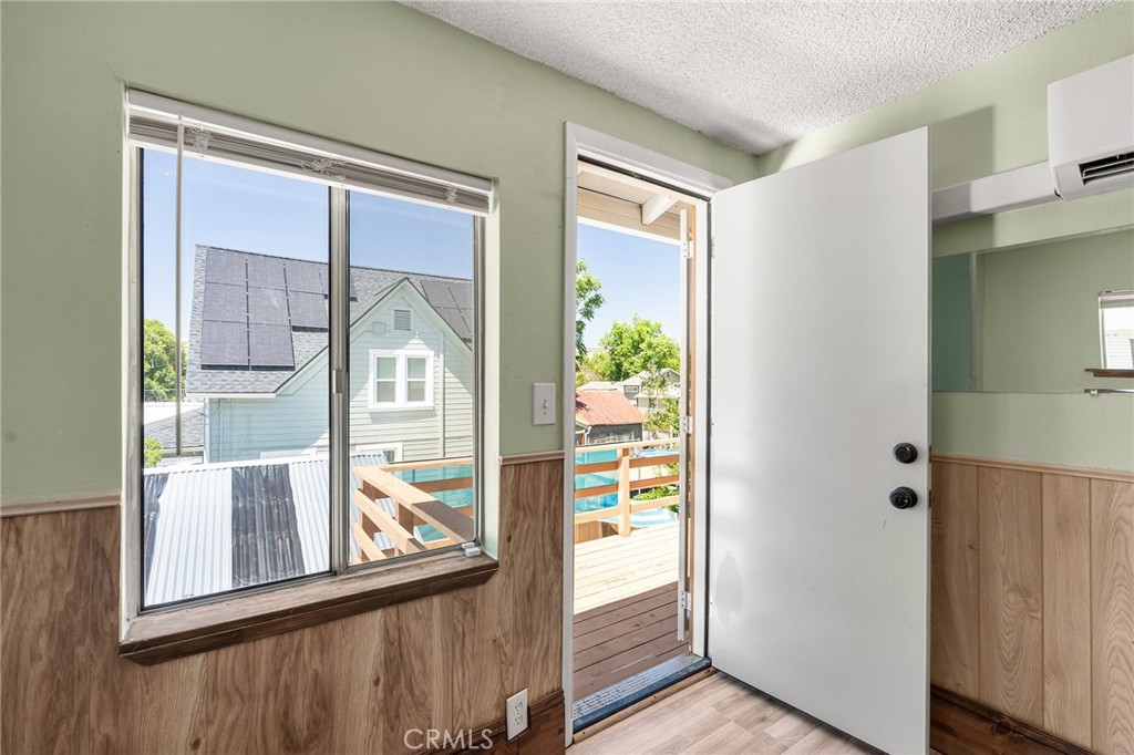 1126 Montgomery Property Photo 33