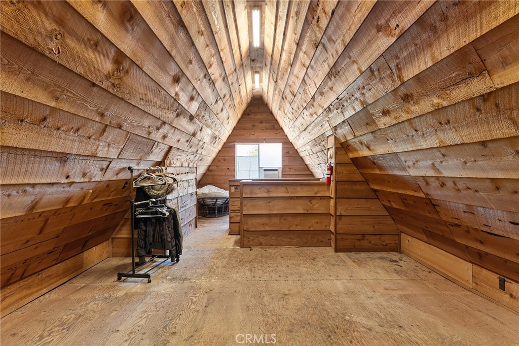 1126 Montgomery Property Photo 38