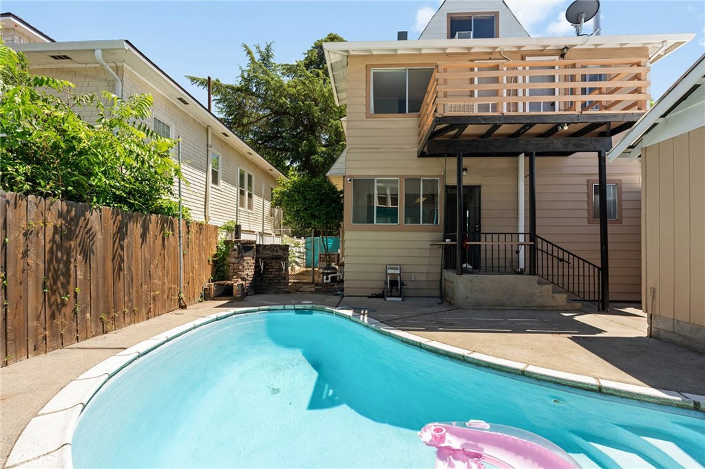 1126 Montgomery Property Photo 41