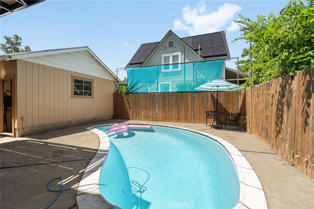1126 Montgomery Property Photo 43