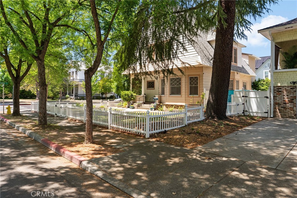 1126 Montgomery Property Photo 47
