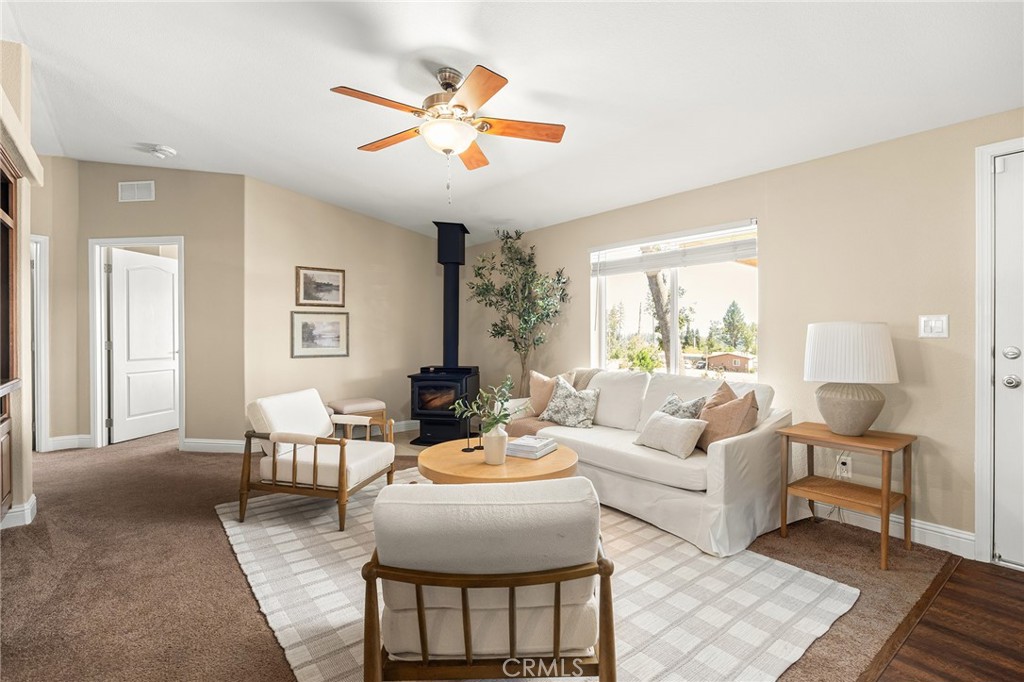 5492 Edgewood Lane Property Photo 4