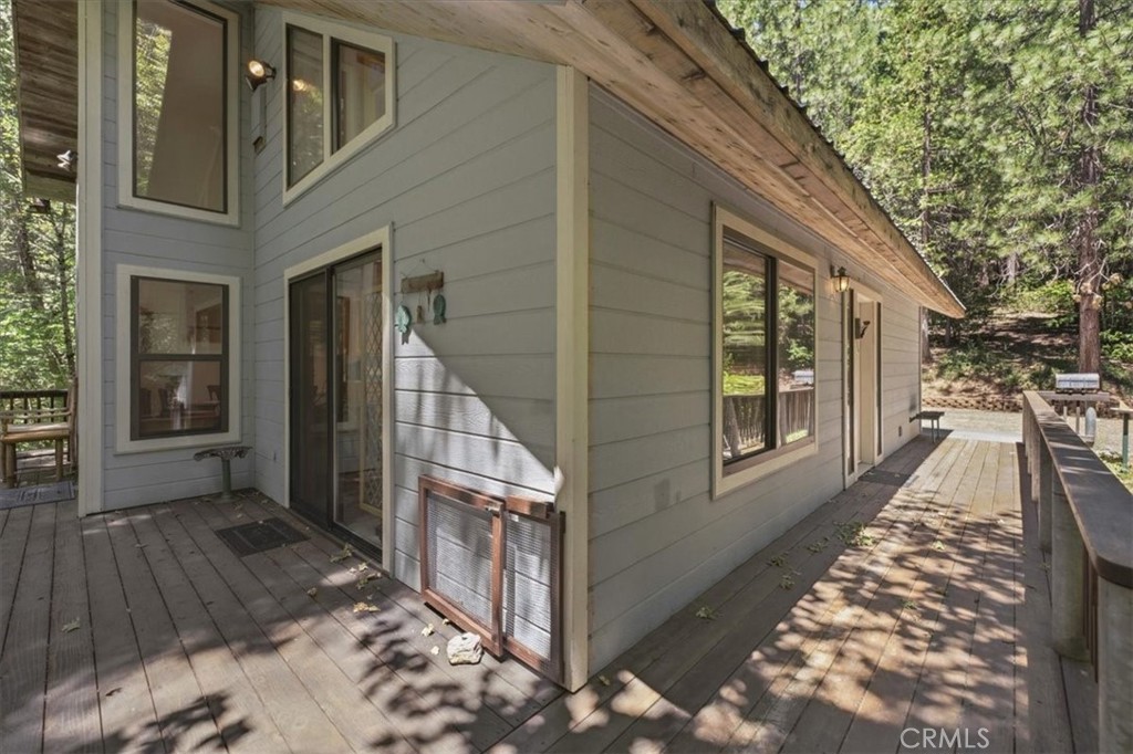 20929 Fall Creek Rd Property Photo 3