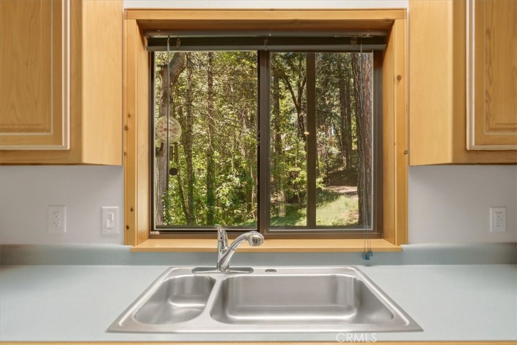 20929 Fall Creek Rd Property Photo 16