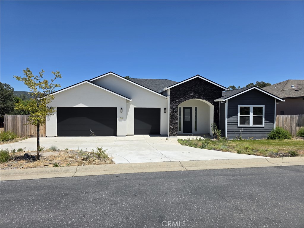 213 Lariat Loop Property Photo 1