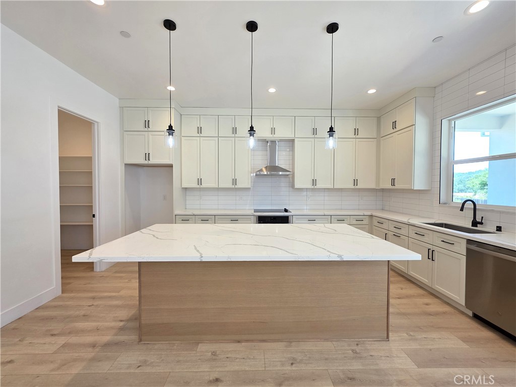 213 Lariat Loop Property Photo 2